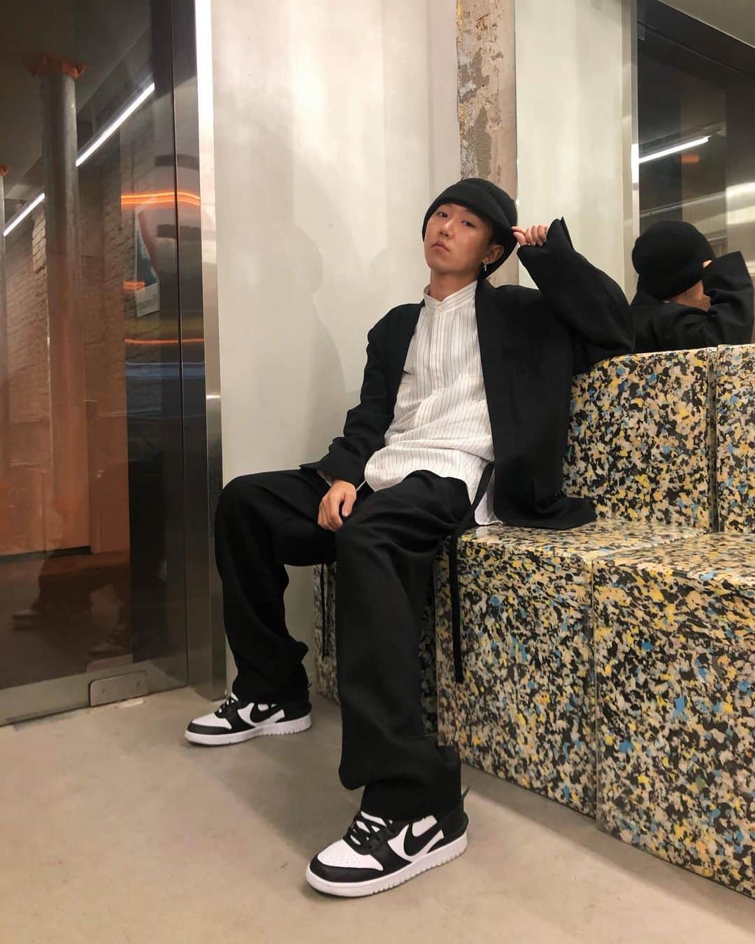 ソン・ファミンのインスタグラム：「🖤」