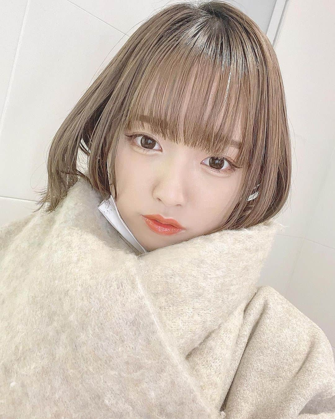 香月杏珠さんのインスタグラム写真 - (香月杏珠Instagram)「🧥🧣🌬❣️  ・  女の子のマフラーでモフってなる髪の毛可愛くない？♡」1月6日 19時25分 - anjyu_neko