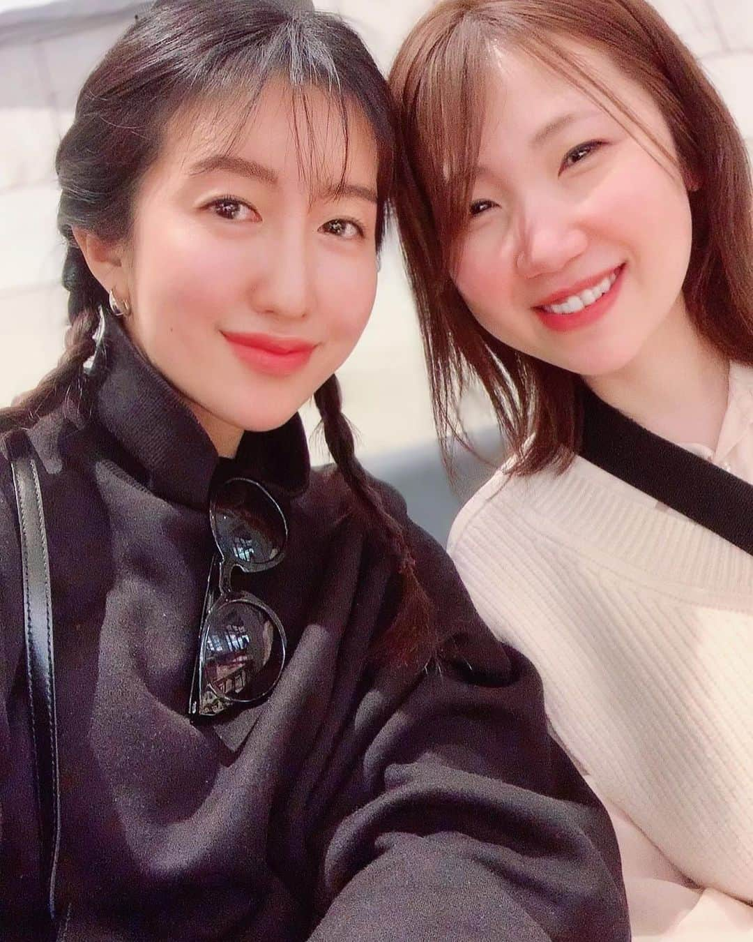 井上茉倫（月神まりな）さんのインスタグラム写真 - (井上茉倫（月神まりな）Instagram)「函館なまりが特別に強い親友ちゃん❤️ 今回の帰省は おじいちゃんおばあちゃんのお願いで出掛ける事を禁じられているので サクッと会ったよー👭🏻☕️🪁」1月6日 19時26分 - inoue_marin