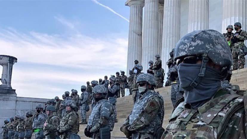 ポール・アデルスタインさんのインスタグラム写真 - (ポール・アデルスタインInstagram)「Repost from @jacob_aaron_estes • This is what it looked like when #BLM protested outside the Lincoln Memorial.」1月7日 5時45分 - pauladelstein