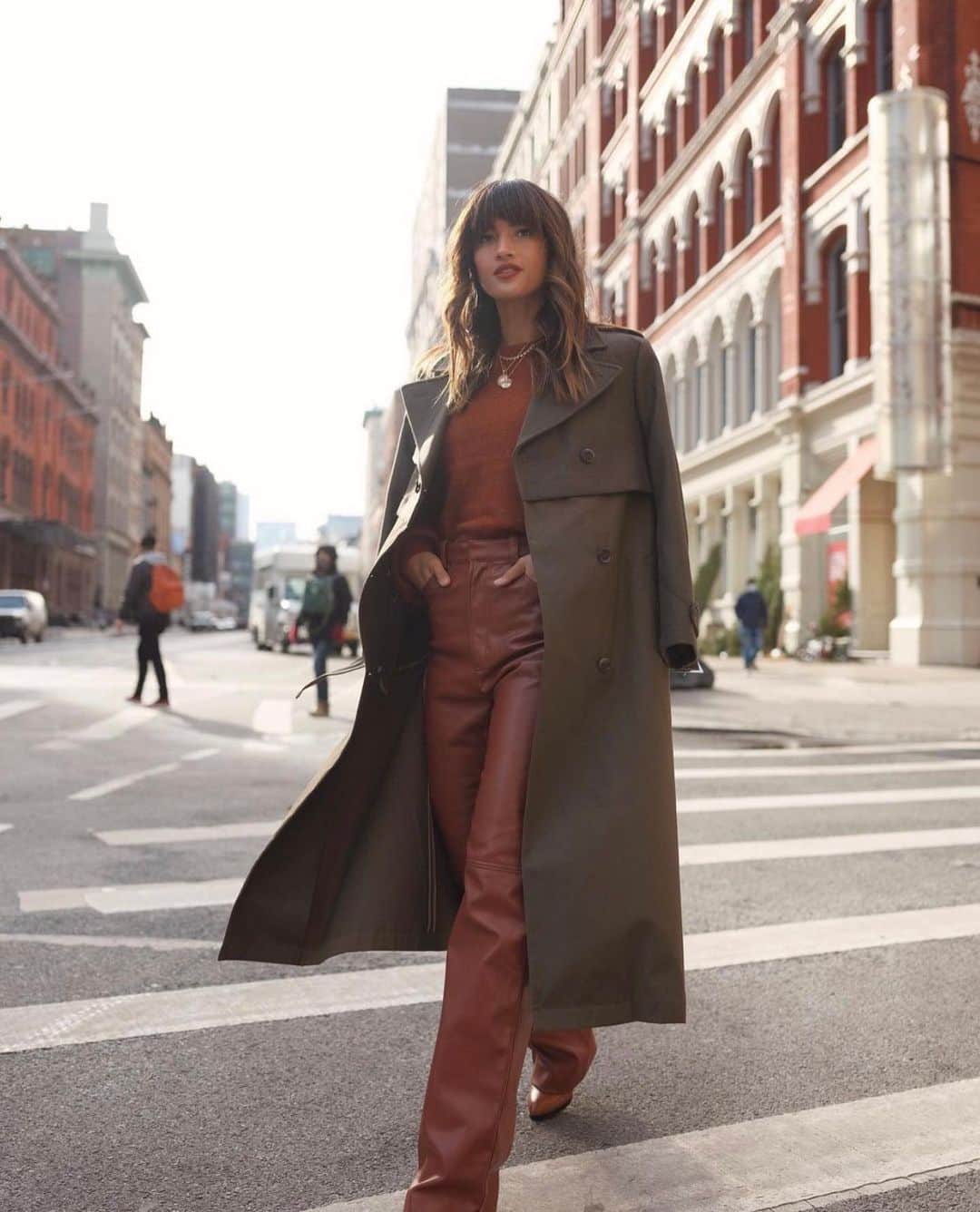 アドリアーノゴールドシュミットのインスタグラム：「Timeless in a trench. @rocky_barnes wears the Aria Trench Coat from our Made in Italy Collection. #AGirlInAG」