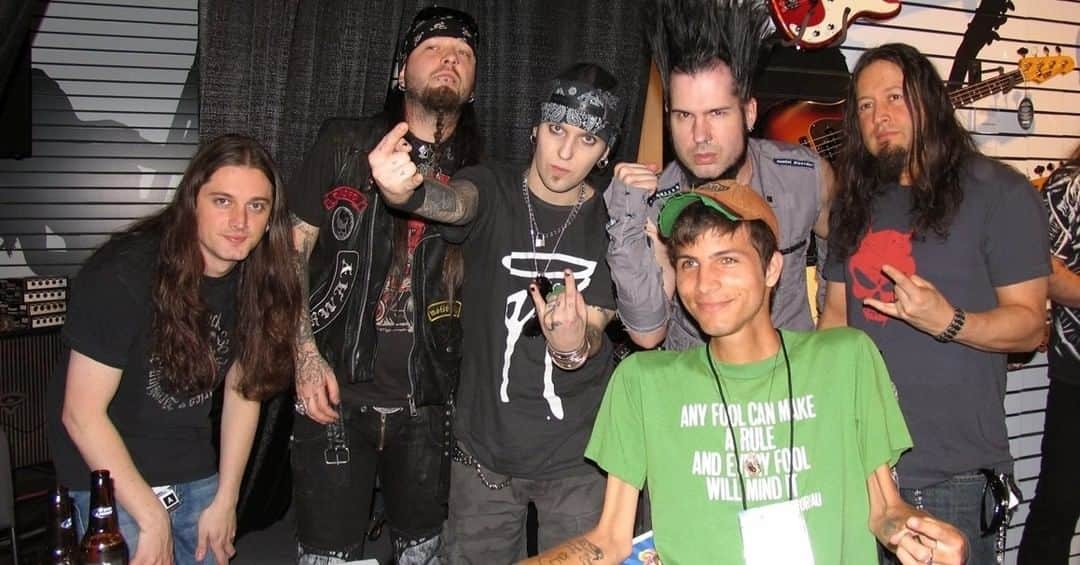 Queensrycheさんのインスタグラム写真 - (QueensrycheInstagram)「#waybackwednesday - Jon Donais from Shadows Fall, Nick Cantonese from BLS, Alexi Laiho from Children of Bodom, Wayne Static, Michael Wilton and a fan at the ESP guitar booth for an ESP guitar signing at the 2009 NAMM convention in Anaheim California (photo credit Angelwing Photography) #queensryche #memoriesforlife #alexilaiho #waynestatic #rip #jondonais #nickcantonese #michaelwilton #whip #espguitars #namm2009 #california #alookback #guitarplayers #guitarists #signingbooth #goodtimes #somuchtalent」1月7日 6時14分 - queensrycheofficial