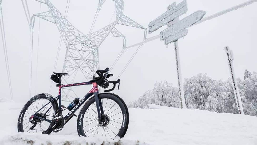 別府史之さんのインスタグラム写真 - (別府史之Instagram)「Which direction should I ride now...? 🤔 ..💡=📍🏘️」1月7日 6時07分 - fumybeppu