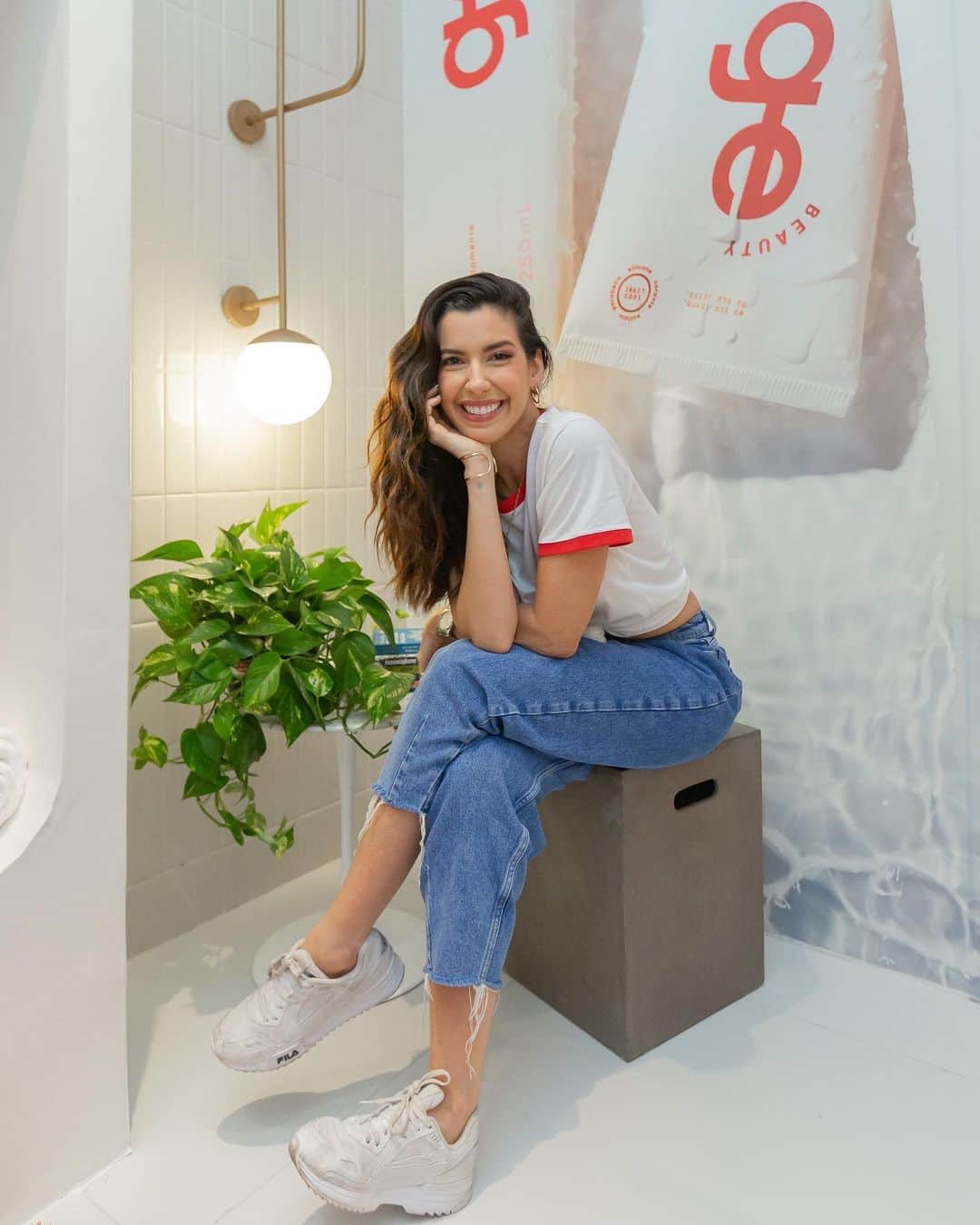 のインスタグラム：「E parece que acabou a folga e estamos de volta a programação normal 😎💻 como estão os ânimos por aí pra 2021? Parece que acabou uma temporada na loucura e começou outra (com emoção) que não temos ideia pra onde vai né? Mas coragem e vamo nessa! ✨ PH: @laravalencan」
