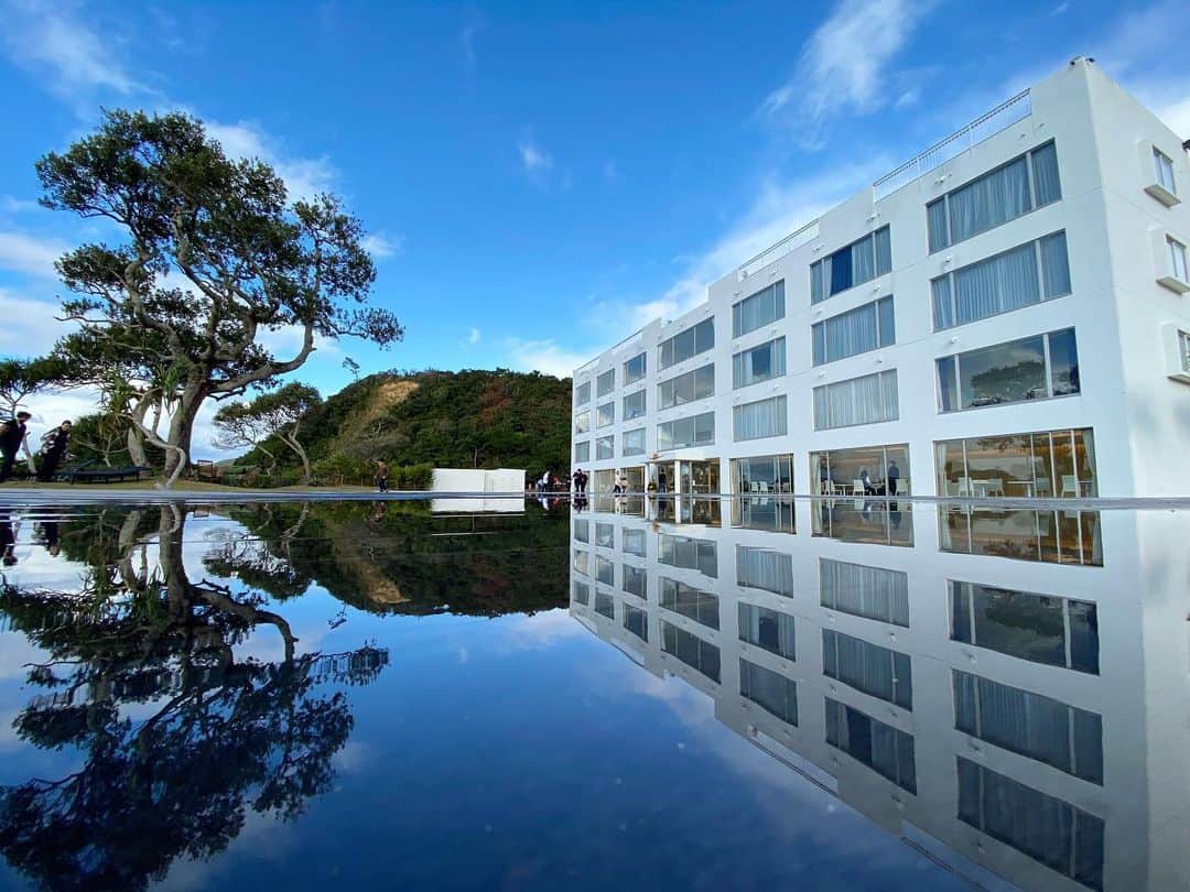 HOTEL THE SCENE -ホテル ザ シーン- さんのインスタグラム写真 - (HOTEL THE SCENE -ホテル ザ シーン- Instagram)「. 【天国に一番近いホテル】 奄美大島にある”THE SCENE”  2021年元旦  雨上がりに奇跡の一枚📸  日本の#ウユニ塩湖 📌  #thescene #nonfilter #traveljapan #amami #view #naturephotography #nature #beautifulsky #island #uyuni #islandlife #japan_travel #ザシーン #奄美大島 #絶景スポット #記念日 #日本離島 #写真好きな人と繋がりたい #無加工写真」1月6日 21時14分 - the_scene_wellnessresort