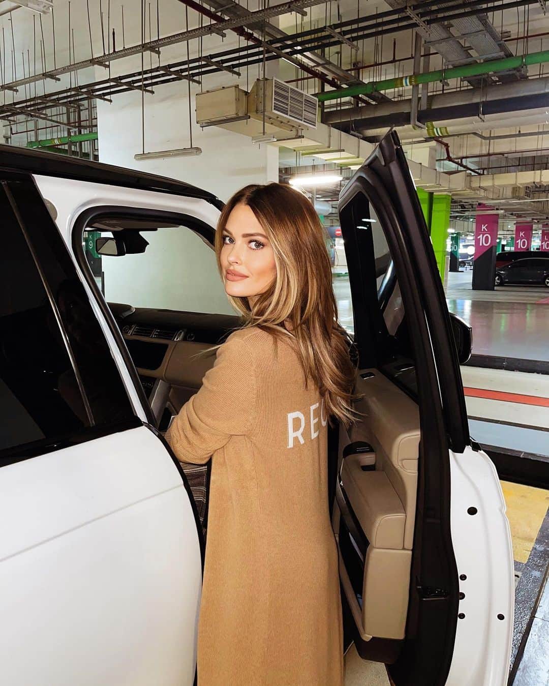 Caroline Receveurのインスタグラム：「👀」