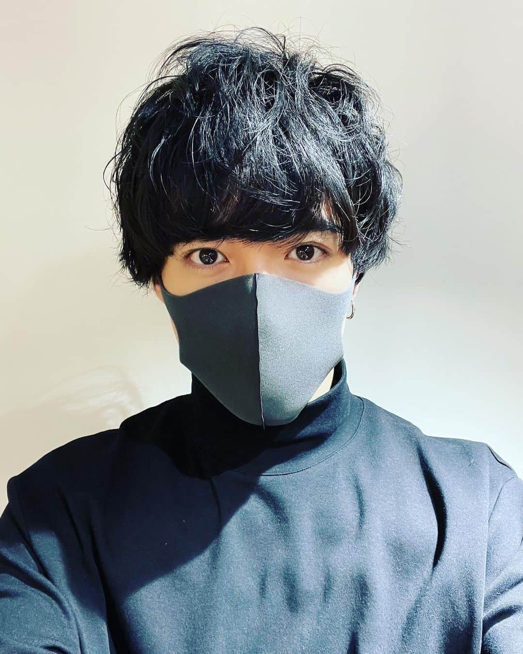 上遠野太洸さんのインスタグラム写真 - (上遠野太洸Instagram)「役作りでパーマかけてもらいました 今回もありがとうございます！  #munica #表参道」1月6日 21時23分 - taikokatono