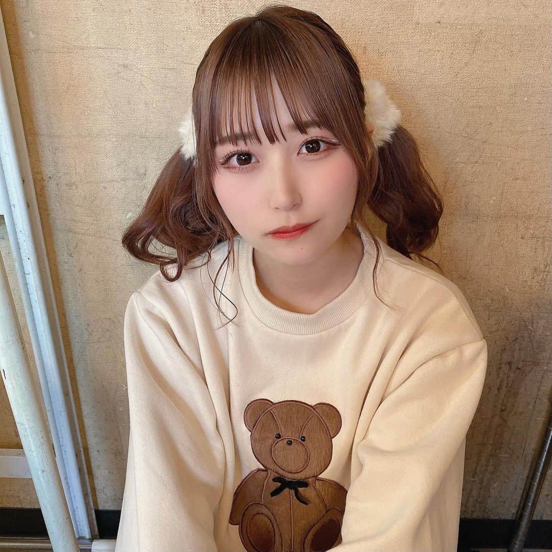 山本優菜さんのインスタグラム写真 - (山本優菜Instagram)「ツインテールした！るんるん  女の子〜キラキラ〜って気持ち  #ツインテール #巻き髪 #くま #merryjenny #あはは」1月6日 21時37分 - yamamoto__yuna