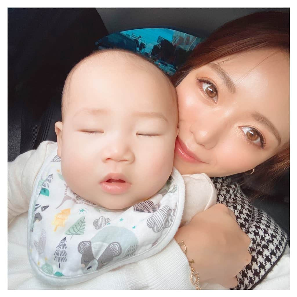 ARIKAのインスタグラム：「べいびーちゃん👶🏻🍼💞 .  実は私の、、、ベイビーちゃん🥺❤️  って言いたいくらい可愛いのこの子  地元の友だちの赤ちゃん👼🏻🍼  福があるわ〜この子〜 ってママとずっと言ってた❤️  少しだけ母親修行したよ🤔 私には、まだまだ無理だな、、、笑  . #赤ちゃん #地元 #友だち #可愛い #男の子 #子ども #baby #癒し #子守り #おひとり様 #私には当分無理 #workout #makeup #hair #me #girl #swag #l4l #love #selfie #bestoftheday #followme #dog #lovedogs #お洒落さんと繋がりたい」