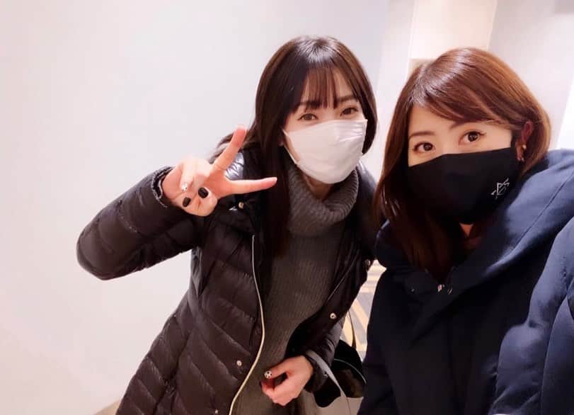 青木茉里奈のインスタグラム：「今日は、年一の健診🏥と🏌️‍♀️の合間に、まこ(@makototakemura_golf )のおすすめのかき氷のお店に行って来ました🍴 こんなに凄いの食べた事なかった✨ 色々目移りしたけど、今日食べたのは安納芋🍠のかき氷🍧🍂 これからかき氷巡りが楽しみ！ 久しぶりに2人でゆっくり話せてよかった🧡 _ _ _ _ _ _ _ _ _ _ _ _ _ _ _ _ _ _ _ _ _ _ _ _ _ _ _ _ #かき氷 #かき氷巡り #デビュー」
