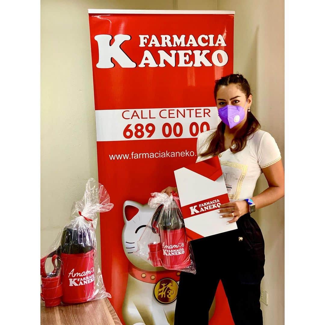 ラリッサ・リケルメさんのインスタグラム写真 - (ラリッサ・リケルメInstagram)「Buen día..! 💛   Muy feliz de seguir un año más con @farmacia_kaneko por muchos años con esta gran #flia!!!!  #bendiciones🙏 #bendecida 🤍❤️」1月6日 21時50分 - larissariquelme