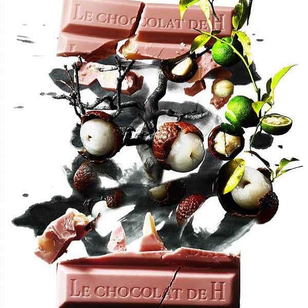 辻口博啓さんのインスタグラム写真 - (辻口博啓Instagram)「ライチとルビーショコラのタブレット中に忍ばせたマカダミアナッツの食感と柚の香りがメロディーを演出 #石川カメラマン#ライチ #ルビーチョコレート #タブレットショコラ#chocolate #choco #chocolatebar #lechocolatdeh #ルショコラドゥアッシュ #htsujiguchi #ginza #Japan @amour_nagoya @hankyu_choco」1月6日 21時57分 - htsujiguchi