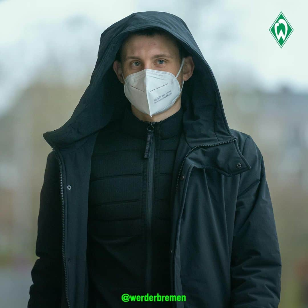 ヴェルダー・ブレーメンさんのインスタグラム写真 - (ヴェルダー・ブレーメンInstagram)「😷 Maske auf und durch. _______ #werder #bremen #svw #training #maske #osterdeich #nordphoto」1月6日 21時59分 - werderbremen