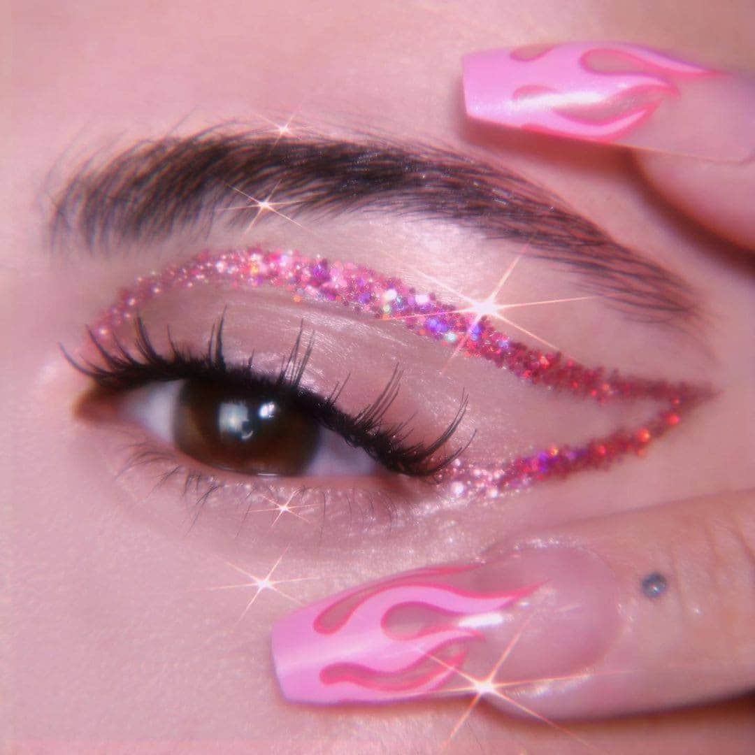 M·A·C Cosmetics Deutschlandさんのインスタグラム写真 - (M·A·C Cosmetics DeutschlandInstagram)「On Wednesday’s we wear PINK! 💗 🎀  Dieser atemberaubende Look ist pink UND besteht aus Glitzer, also wie könnten wir hier widerstehen?? (GAR NICHT!) 😍 💗   @nicoleblessy zauberte dieses Eye Make-Up mithilfe folgender weniger Produkte: 💗 Glitter in Pink und Fuchsia Hologram 💗 Brow Set in Clear  Wir wollen überhaupt nicht mehr wegsehen! Und Ihr?」1月6日 22時00分 - maccosmeticsgermany