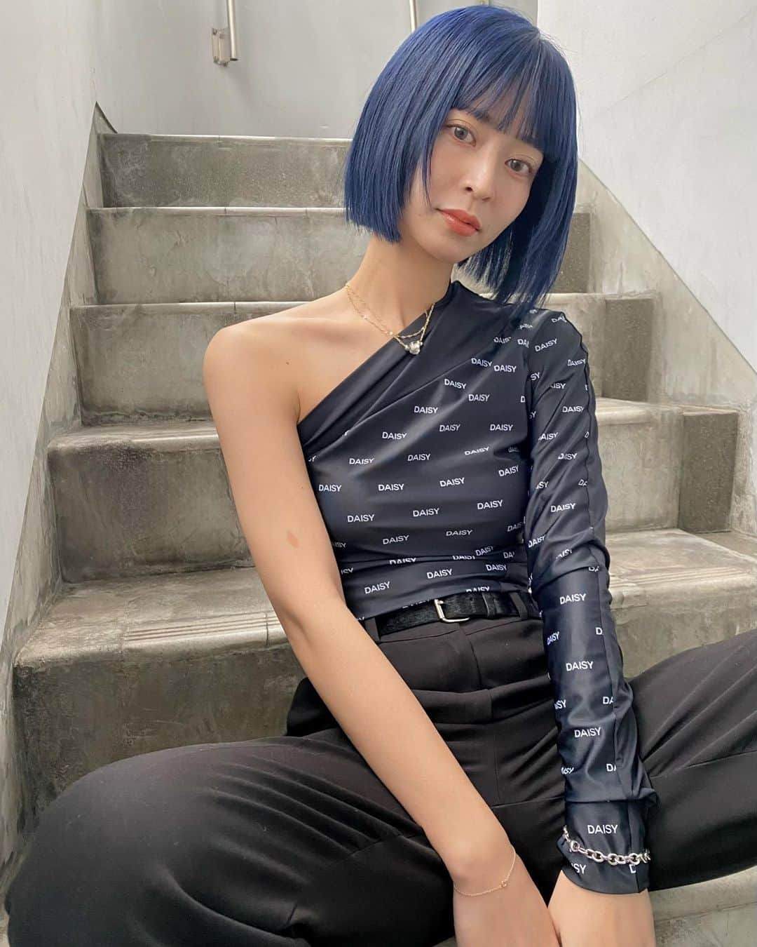 梅村実帆さんのインスタグラム写真 - (梅村実帆Instagram)「blue again 💙💙💙  今年もいろんな髪の毛したいなぁ @__daiwoo よろしくね😜」1月6日 22時00分 - miho11k