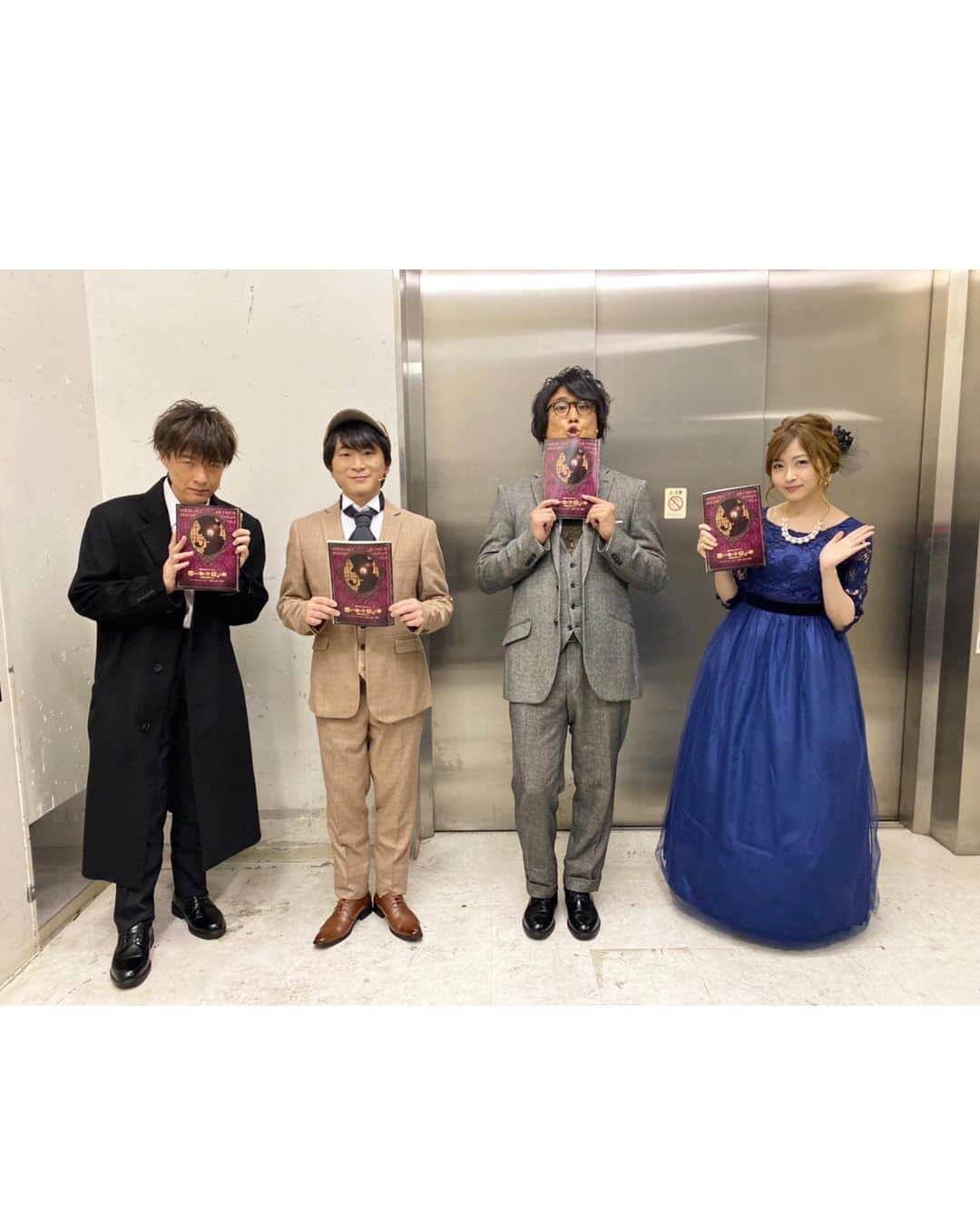 吉岡茉祐さんのインスタグラム写真 - (吉岡茉祐Instagram)「朗読初めでした💫  『シャーロック・ホームズ〜特別なあのひと〜』本日の公演が終了しました！ そして、私の出演回も無事終わりました✨  ずっと気になっていたシャーロック・ホームズが朗読になって、かの有名なアイリーンを演じさせていただけて、しかも今日はホームズのお誕生日！幸せな朗読初めでした！！  映像をふんだんに使った演出も、ジャジーな音楽も、全ておしゃれに構成されていて、出ていないシーンも袖から覗き見してしまいました…！  ドレスやヘアアレンジも素敵にしていただきました✨ 髪色明るくして、まとめていただいて、アイリーンってどんな人なんだろう…をたくさん考えて挑みました😊 メイクは初めてのパープル系💜新鮮でした〜  劇場のロビーにも今回は面白い仕掛けがあって…これから観劇される方は是非チェックしてみて下さい！ 特に、アイリーンの香り💕 めっっっちゃいい香りしますw こういう、芝居始まる前からの仕掛け大好き人間なので共有したい！笑  なかなか観劇しづらい状況になってしまいますが…生でのお芝居はやっぱりいいなと思ってもらえたら嬉しいです😆  今日もありがとうございました✨  #シャーロックホームズ  #朗読劇  #アイリーンアドラー」1月6日 22時14分 - yoshioka_mayuc