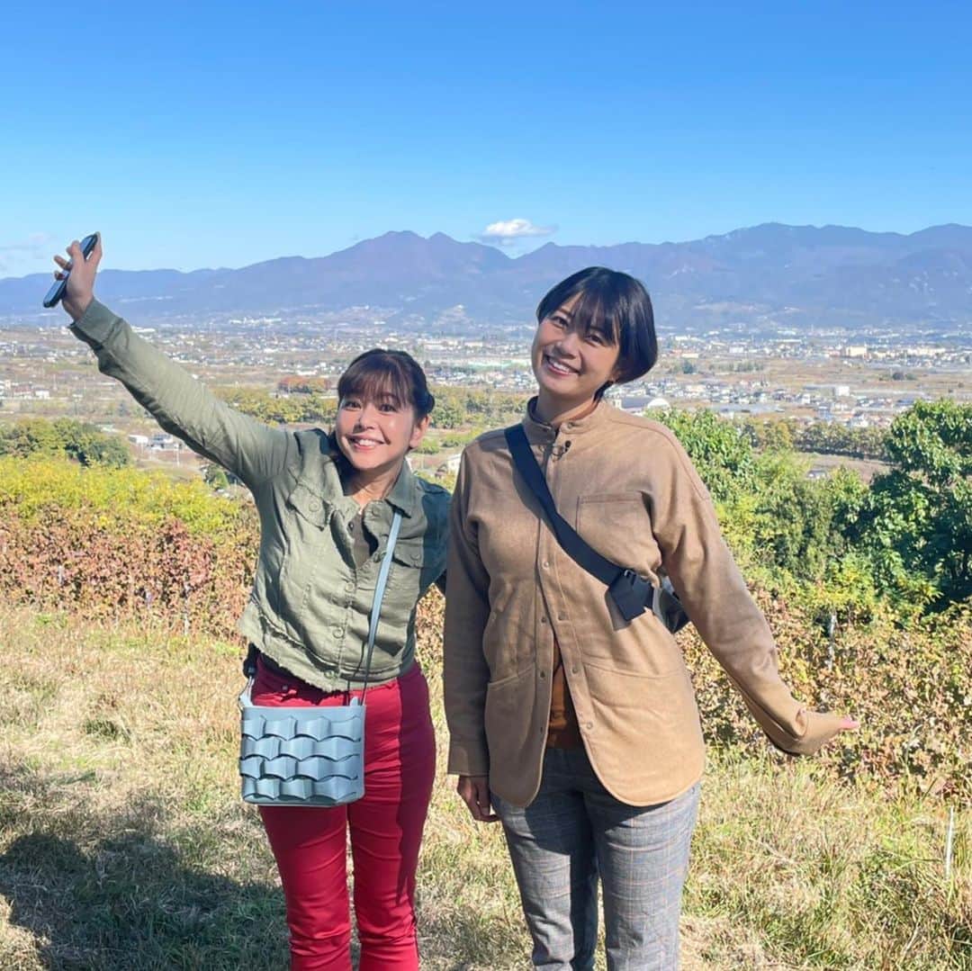 竹岡圭さんのインスタグラム写真 - (竹岡圭Instagram)「12月30日水曜日放送の「なかなか日本！〜高速道路DRIVE1バン旅〜」は、南アルプス山麓いやしの里へ🤗 いちばん驚いたのは蜜蜂の秘密😆働き蜂ってオスだと思い込んでたんですが、なんと全員メスなんですってー😳母親と娘の女の園だったんですねぇー🧐 でも蜂蜜はめっちゃくちゃ美味しくて、自分へのお土産に2瓶も買ってしまいましたー🍯 『なかなか日本！〜高速道路DRIVE1バン旅〜』tvk毎週水曜日21時55分〜（tvk映らない方もwebやスマホで、YouTubeアーカイブ観られますので是非ご覧くださいねー❗️ http://www.tvk-yokohama.com/naka_jpn/#  アップするの忘れてて、年跨ぎになっちゃってごめんなさいっ🙏」1月6日 22時06分 - kei_takeoka