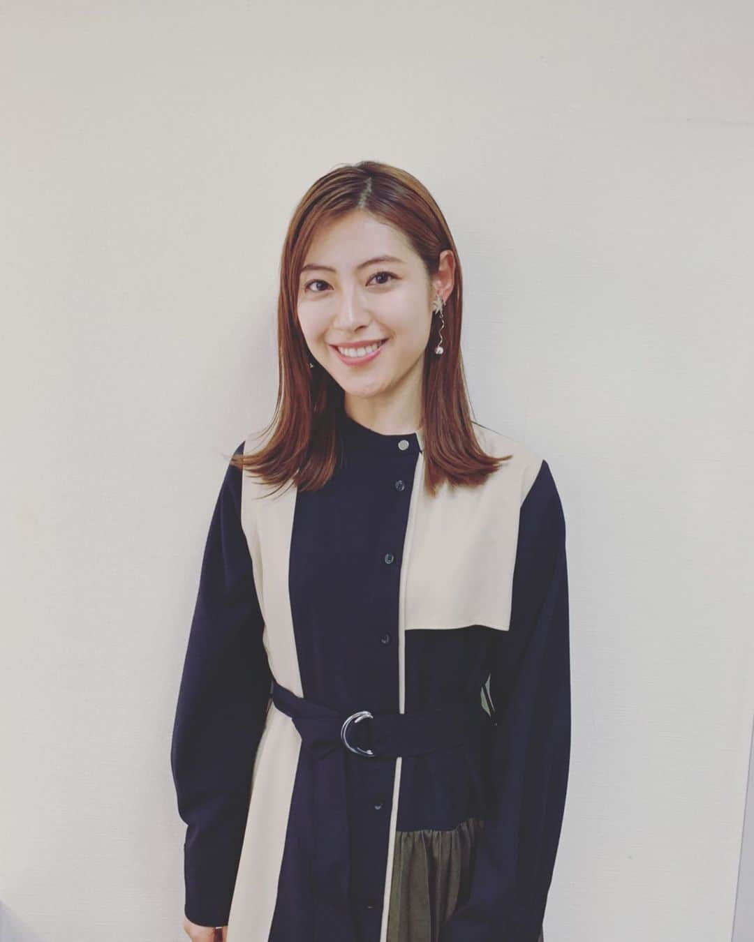 瀧本美織のインスタグラム：「明日は「奇跡体験！アンビリバボー2時間SP」、そしていよいよドラマ「知ってるワイフ」がスタートします。 ご覧いただけたら嬉しいです🌷   #知ってるワイフ」