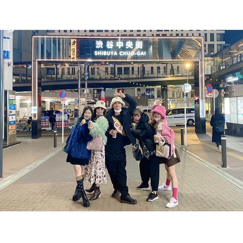 中川ジュリアのインスタグラム：「去年もよく渋谷いたなぁ💤笑」
