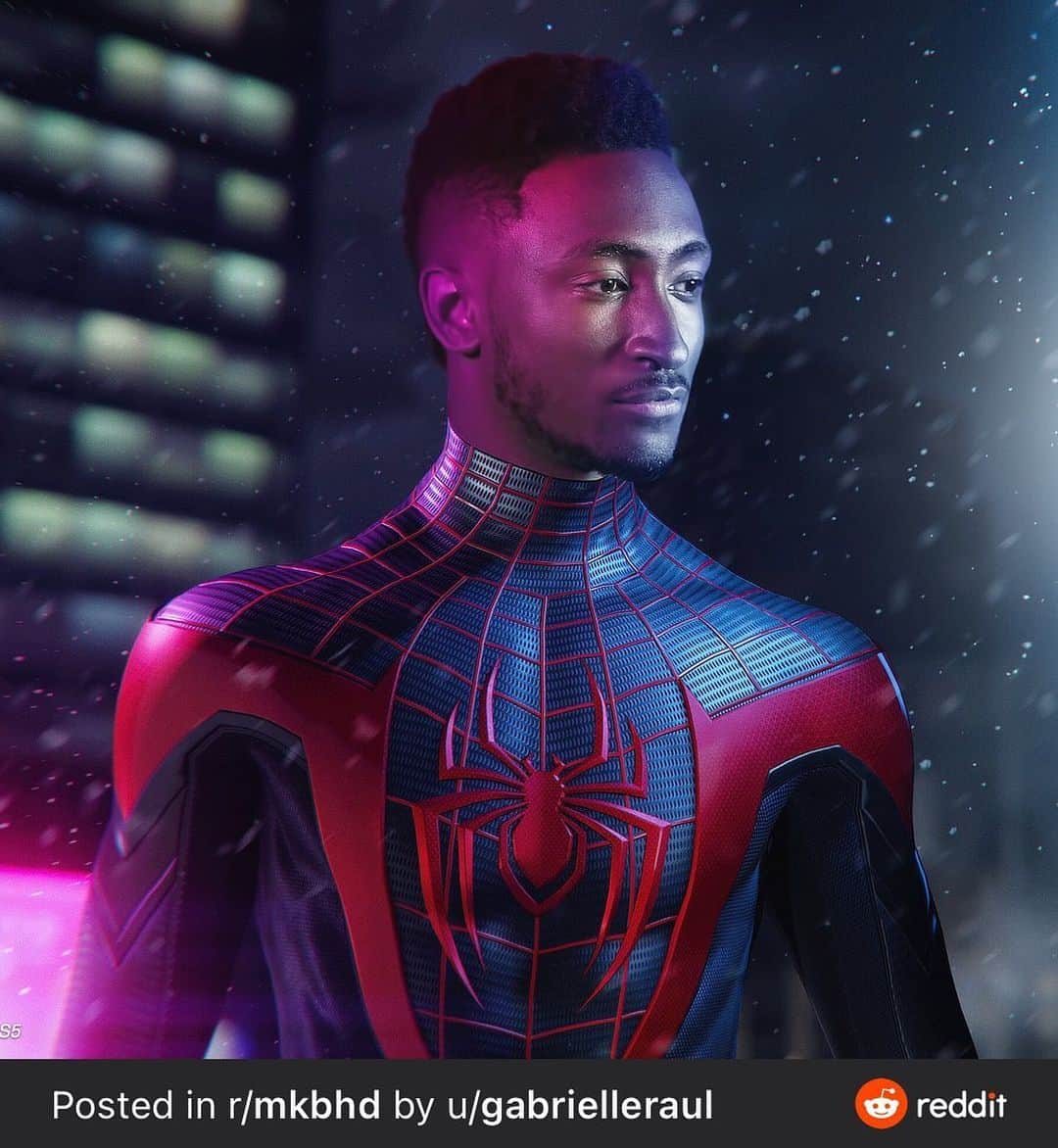 マーケス・ブラウンリーのインスタグラム：「🤓🕷 The lighting. The blending. The colors. The stuff you’d only find on the r/MKBHD subreddit. What a quality edit, for real!」
