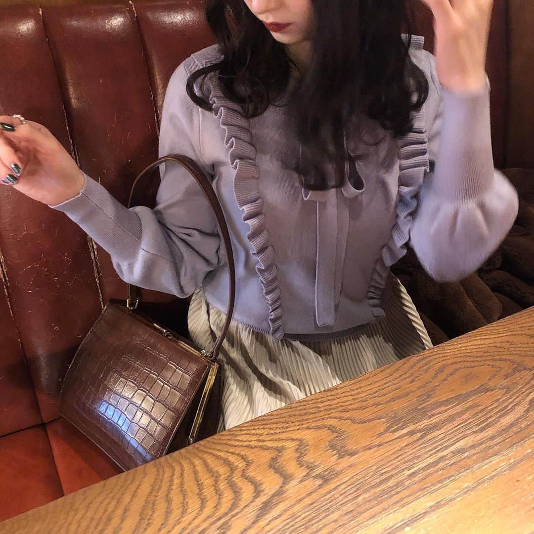 新田湖子さんのインスタグラム写真 - (新田湖子Instagram)「.  sheep knit blouse 🐑   #lelaccolor」1月6日 22時11分 - coconitta0809