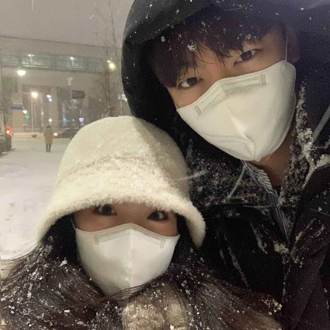 ➕NACOさんのインスタグラム写真 - (➕NACOInstagram)「ふわふわの雪にテンションがあがりすぎました☃️❄️」1月6日 22時22分 - naco322