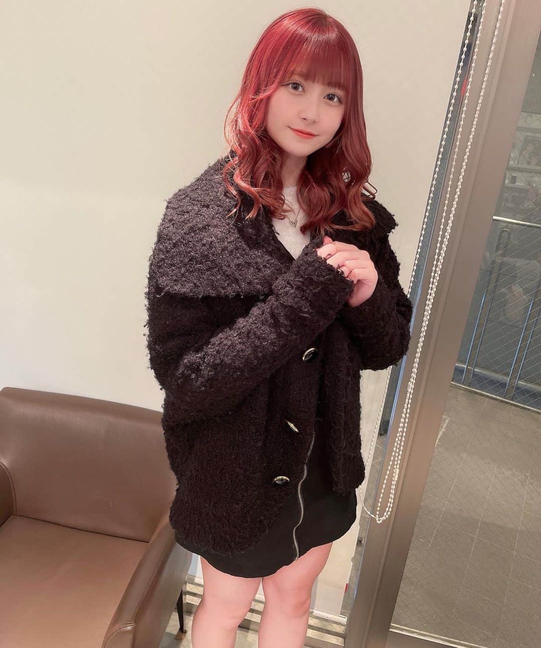 のインスタグラム：「染めたては濃ゆく入れてもらったから赤に近い色だったの〜〜❣️ @welly_hayami」