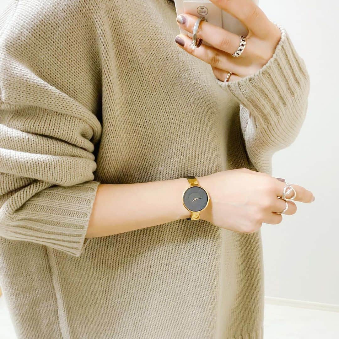 aiaiさんのインスタグラム写真 - (aiaiInstagram)「OBAKU  ✵  @obakujp   ブレスレット感覚で付けられる シンプルで上品な時計　 華奢なベルトで高級感漂うデザイン  ☑︎SOL - WALNUT 32mm  ✵  2021/1/27までの購入で15%OFF クーポンコード【salta】  ぜひチェックしてみてください✈︎  #OBAKU #オバク #obaku  #時計  #腕時計  #腕時計コーデ  #watch  #時計好き  #時計好きな人と繋がりたい  #腕時計好きな人と繋がりたい  #腕時計くら部  #手元くら部  #手元コーデ  #手元倶楽部」1月6日 22時26分 - saltaiai