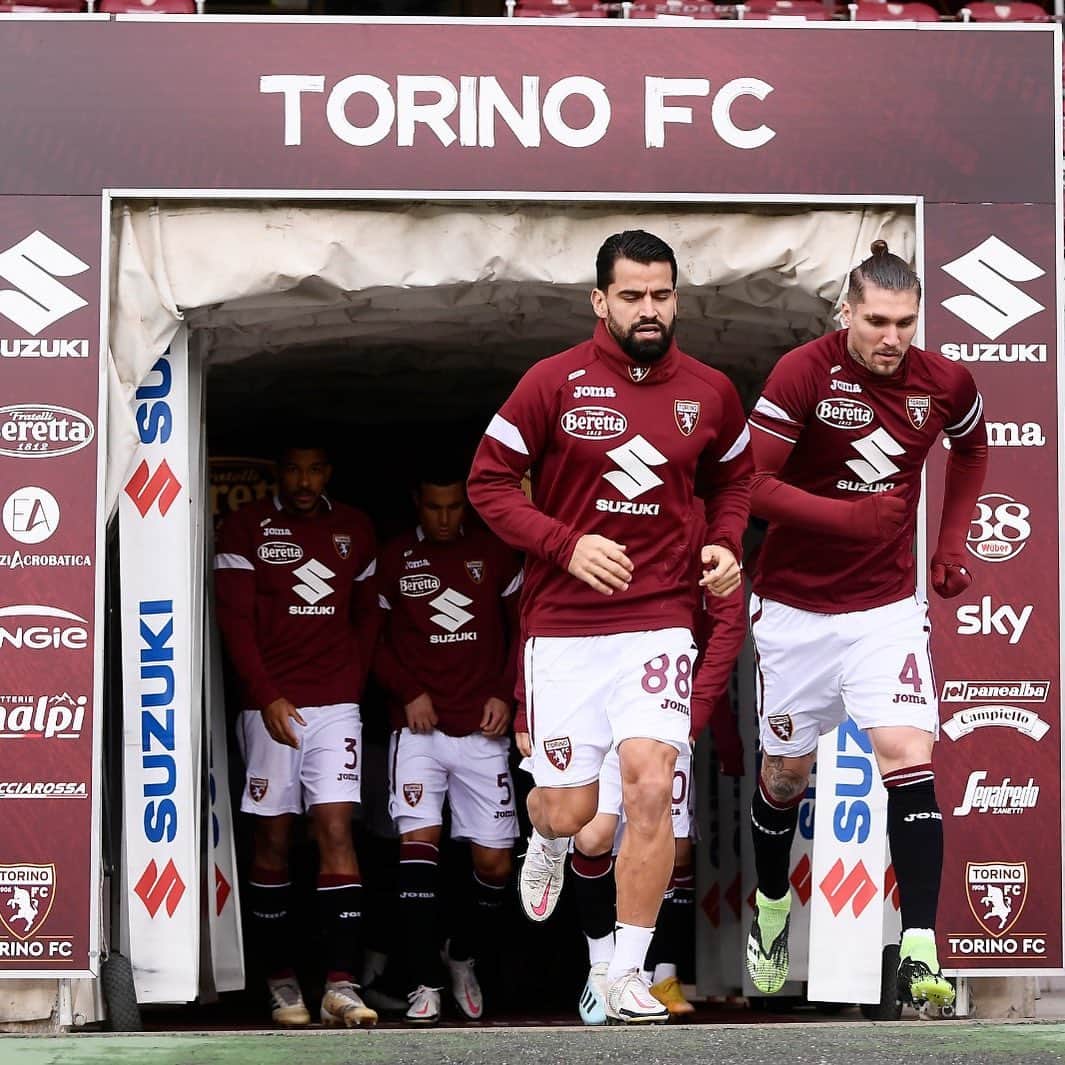 トリノFCさんのインスタグラム写真 - (トリノFCInstagram)「FORZA RAGAZZI 🔥🔥   #TorinoVerona #SFT」1月6日 22時28分 - torinofc1906