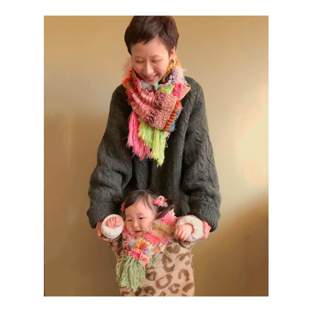 のインスタグラム：「🧣👩‍👧💓  ᴛʜᴀɴᴋ ʏᴏᴜ ♡ @__r_a_m_a.r_a_m_a__   . . . . . #1000weave#weaving#yarn#handmade#knit#wool#cotton#stole#織物#ストール#親子」