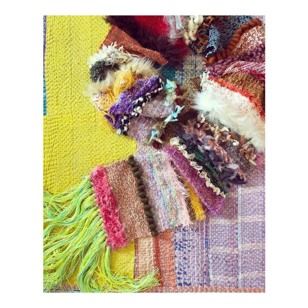 森千波さんのインスタグラム写真 - (森千波Instagram)「#stole  . . . #1000weave#weaving#yarn#handmade#knit#wool#cotton#colorful#織物#オーダー」1月6日 22時38分 - 1000wave