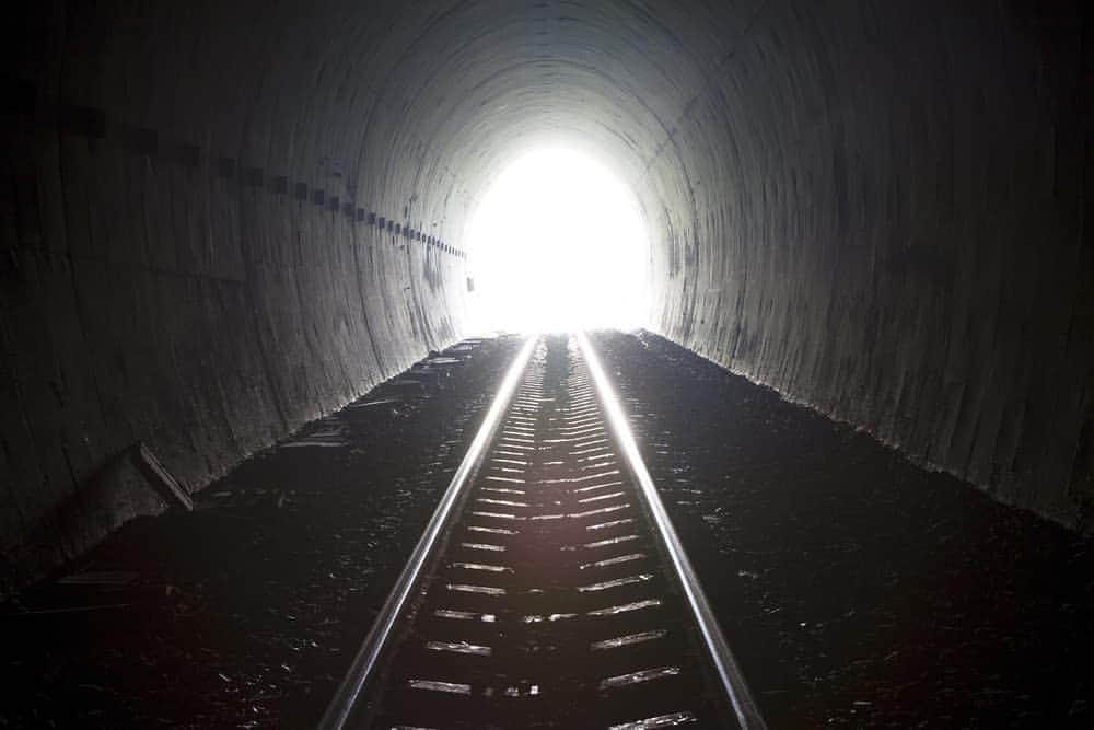 坪田塁のインスタグラム：「﻿ きょうもまた打ち合わせと本読み。久しぶりに電車に乗って。緊張と興奮と、そして期待とで妙なテンションになってるかもしれない。楽しも。﻿ ﻿ https://whateverworks.tokyo/kk0106/﻿ ﻿ #whateverworks﻿ #rubbish﻿ ﻿」