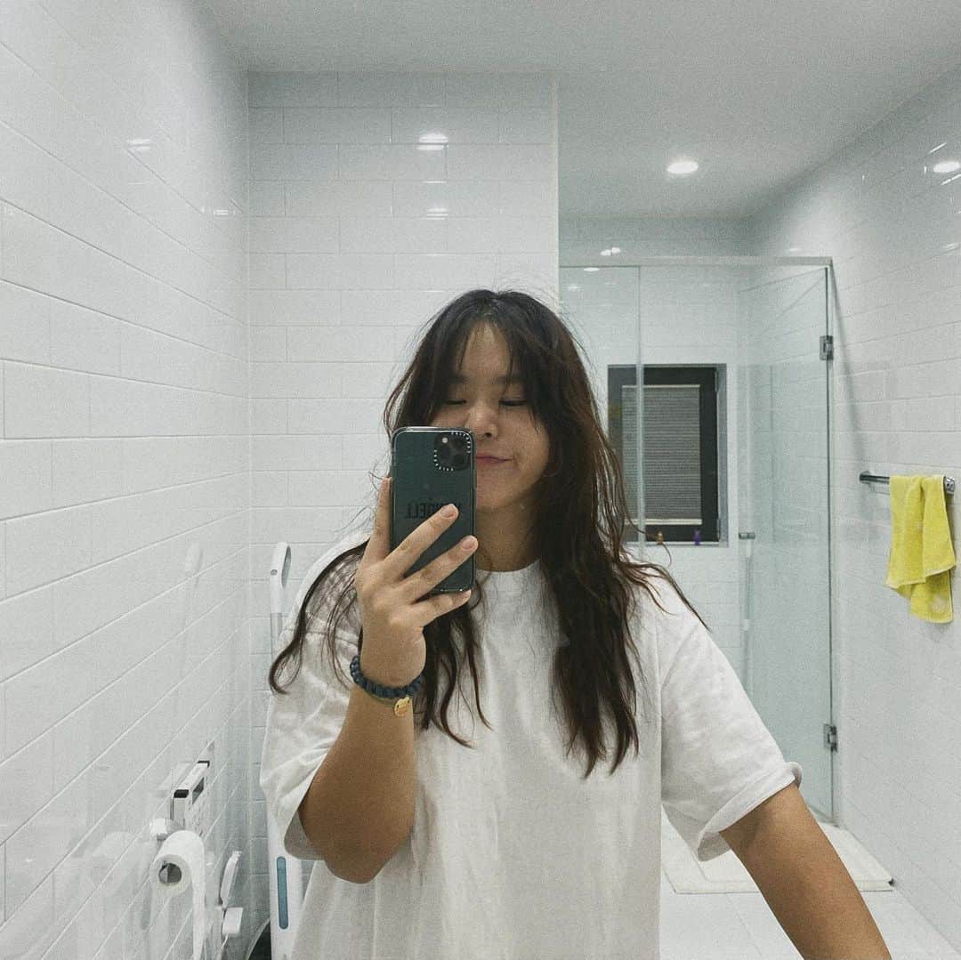 チョ・ユンジさんのインスタグラム写真 - (チョ・ユンジInstagram)「_ 땀흘리고 나면 기분좋아지는 편💦 눈이 많이와요 집에서 눈구경하면서 놀아요👀 운전조심하긔🤍🙏🏻   #GN #selfie #눈온다❄️ #감기조심 #운전조심 #잘자요여러분🌙」1月6日 22時52分 - __yuuuuunji__