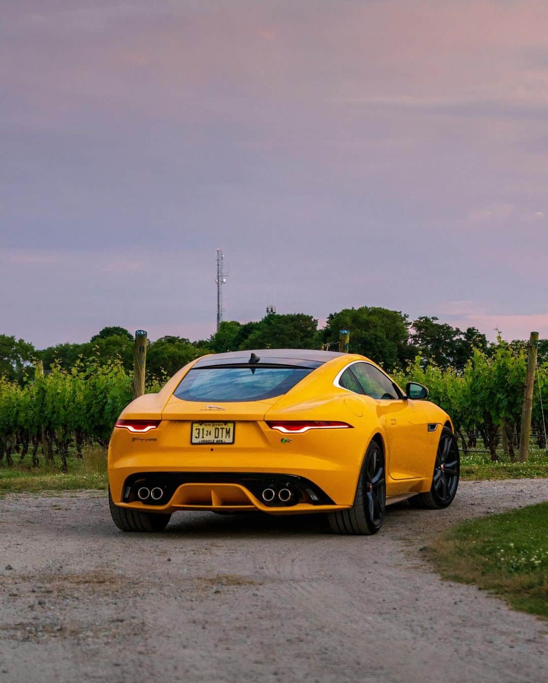 Jaguarさんのインスタグラム写真 - (JaguarInstagram)「Stop. Swipe. Repeat.   #Jaguar #FTYPE #Coupé #Luxury #Premium #Exclusive #Performance #Sport #SportsCar #CarsofInstagram #InstaCar #RhodeIsland #NewEngland #USA」1月6日 23時17分 - jaguar