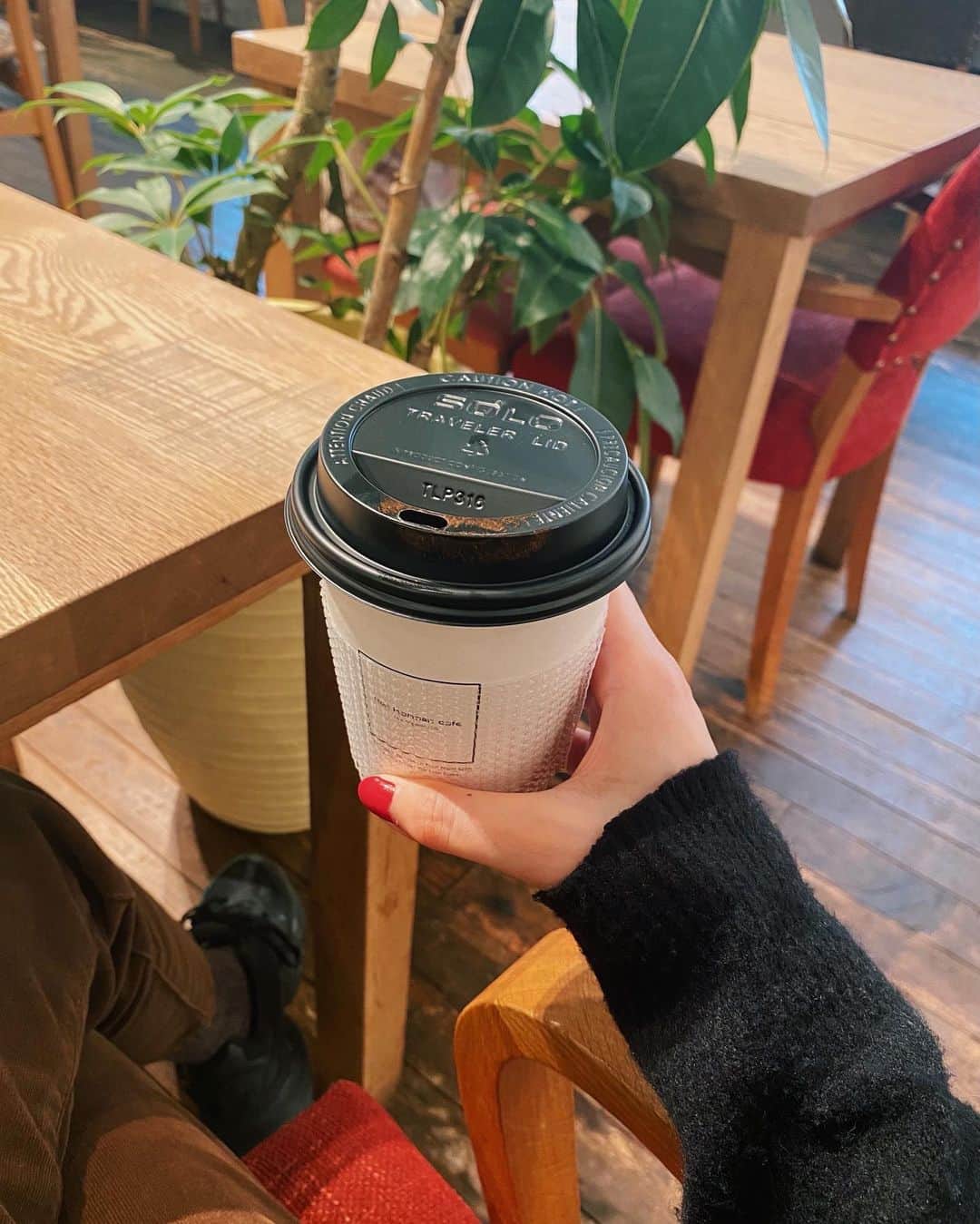 内山愛さんのインスタグラム写真 - (内山愛Instagram)「RonHermanCafeのモリンガアールグレイ🫖  家で毎日モリンガ飲んでるから、モリンガのティーなんてあるんだ！とそそられた♡  2021年もカフェ巡りしたいなぁ。 やりたい事も行ってみたいところも沢山ある🙊 世の中が早く落ち着きますように！☁️  #ronherman #ronhermancafe #cafe #tokyo  #カフェ巡り　#ロンハーマン #ロンハーマンカフェ #カフェ」1月6日 23時21分 - ai_uchiyama