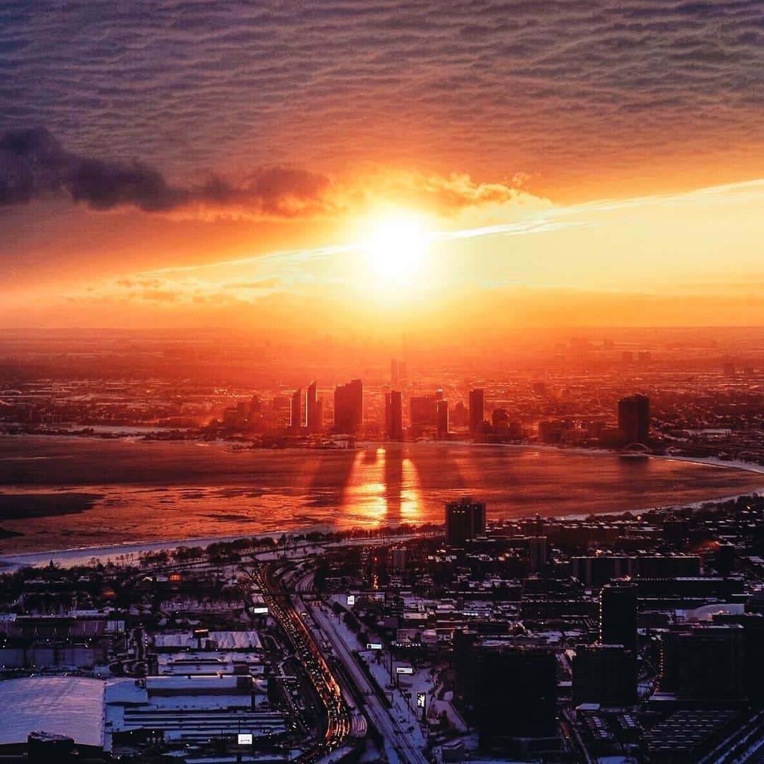 kaelのインスタグラム：「A sunset memory from high above the city」