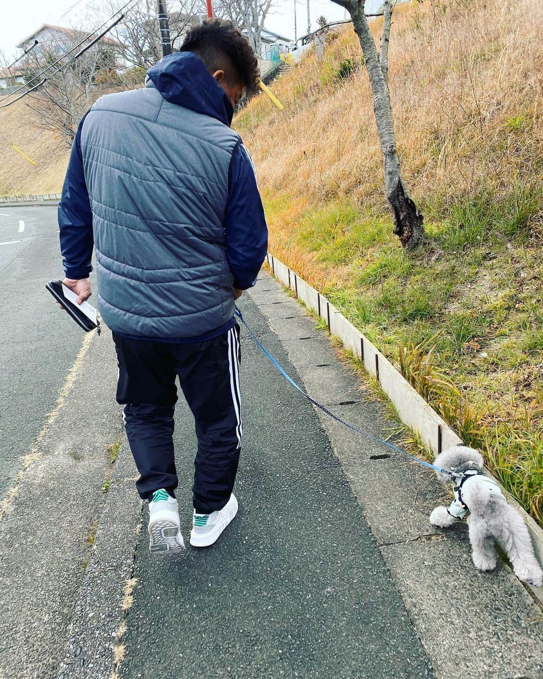 中村紀洋のインスタグラム：「. 明日からまた寒くなります。 . 皆さん　体調には呉々も. 気をつけてください。 . 本年も宜しくお願い致します  . . #頑張れ日本  #コロナに負けるな  #今年もよろしくお願いします  #今年も  #背中で見せる  #生涯現役  #諦めない  #前進」