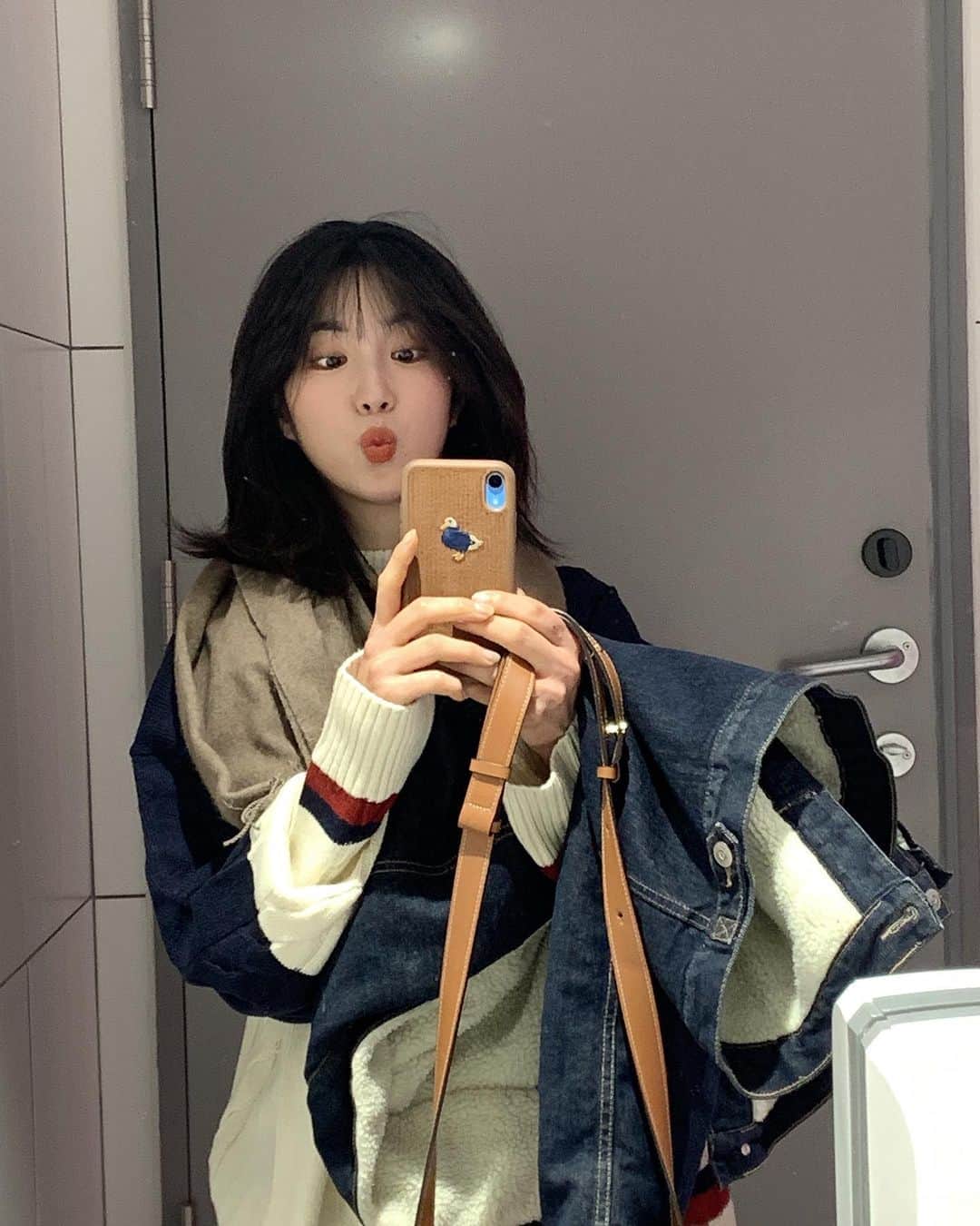 ジエンのインスタグラム：「눈이 ❄️☃️☃️☃️🌨🌨🌨🌨」
