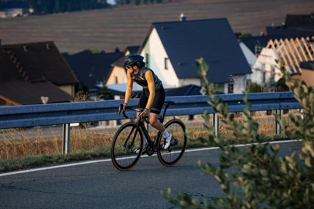 Fuji Bikesさんのインスタグラム写真 - (Fuji BikesInstagram)「The Fuji Supreme makes climbing a breeze!   📷: @biehlercycling」1月6日 23時47分 - fujibikes