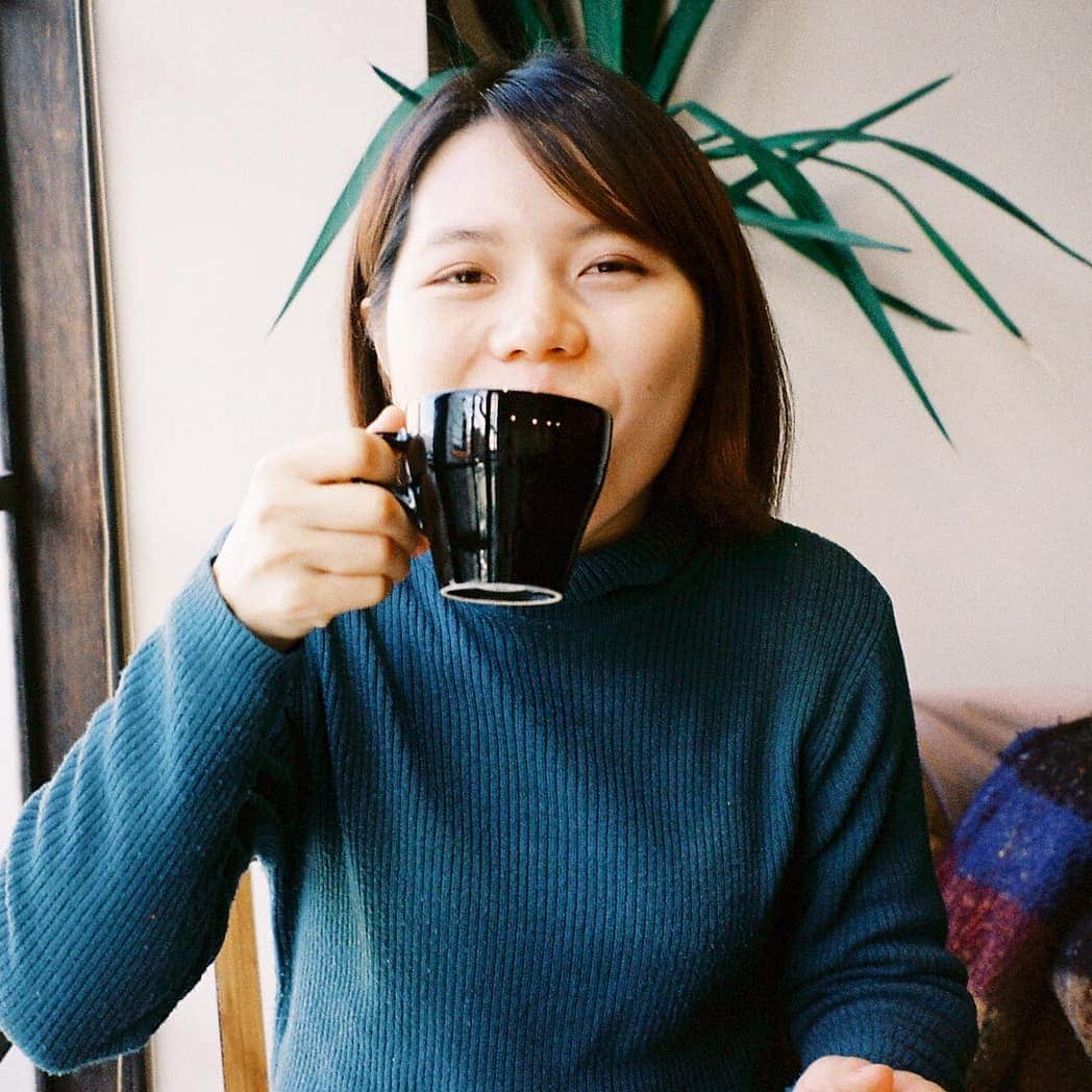 近藤笑菜のインスタグラム：「夜に家族でボードゲームしながらおやつつまみながらお茶する時間isハピネス☕ てかお茶時間が大好きすぎる…至福」