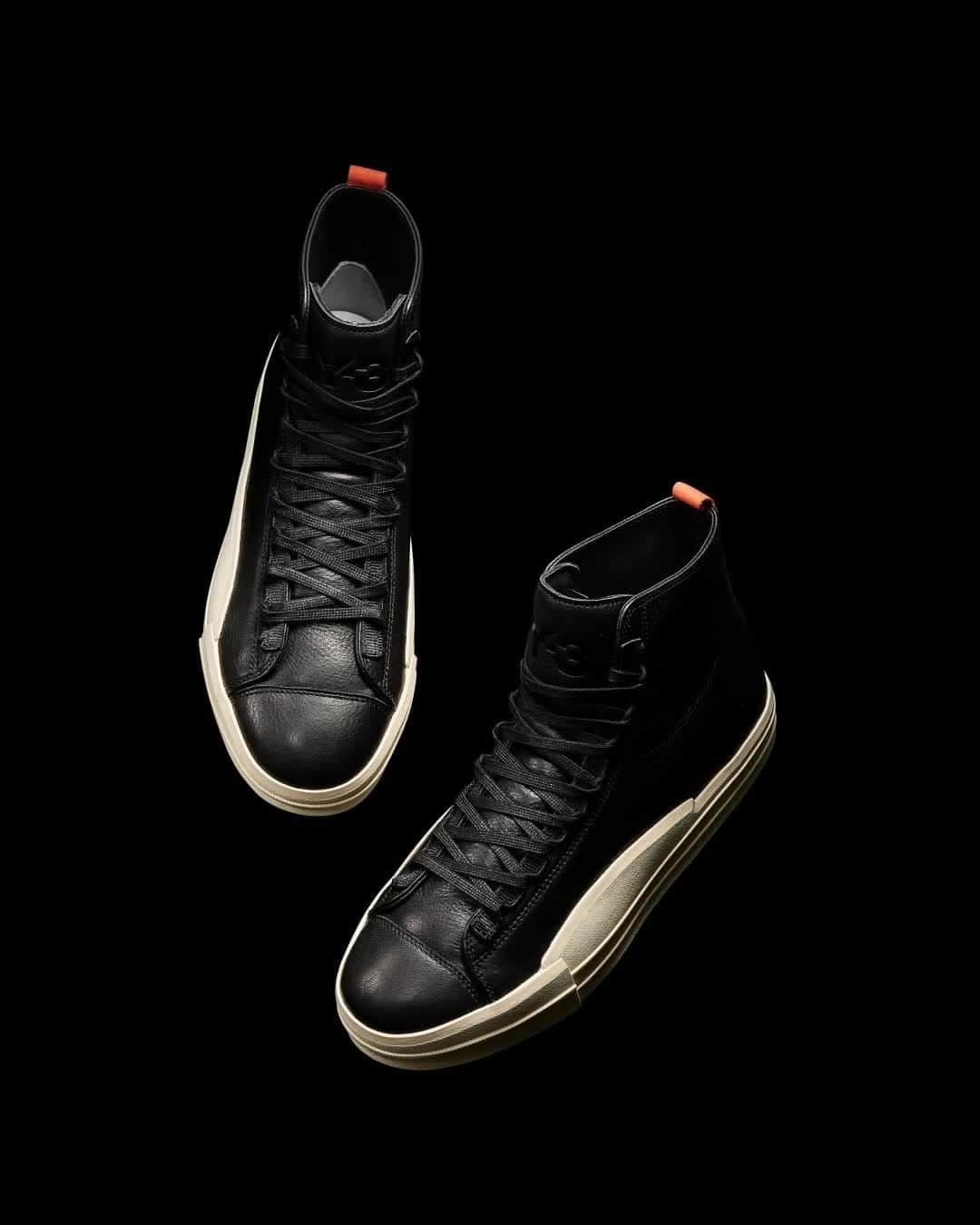ワイスリーのインスタグラム：「Y-3 YUBEN MID. Y-3 Fall/Winter 2020 Collection. --- #adidas #Y3 #YohjiYamamoto Discover the collection at adidas.com/y-3」