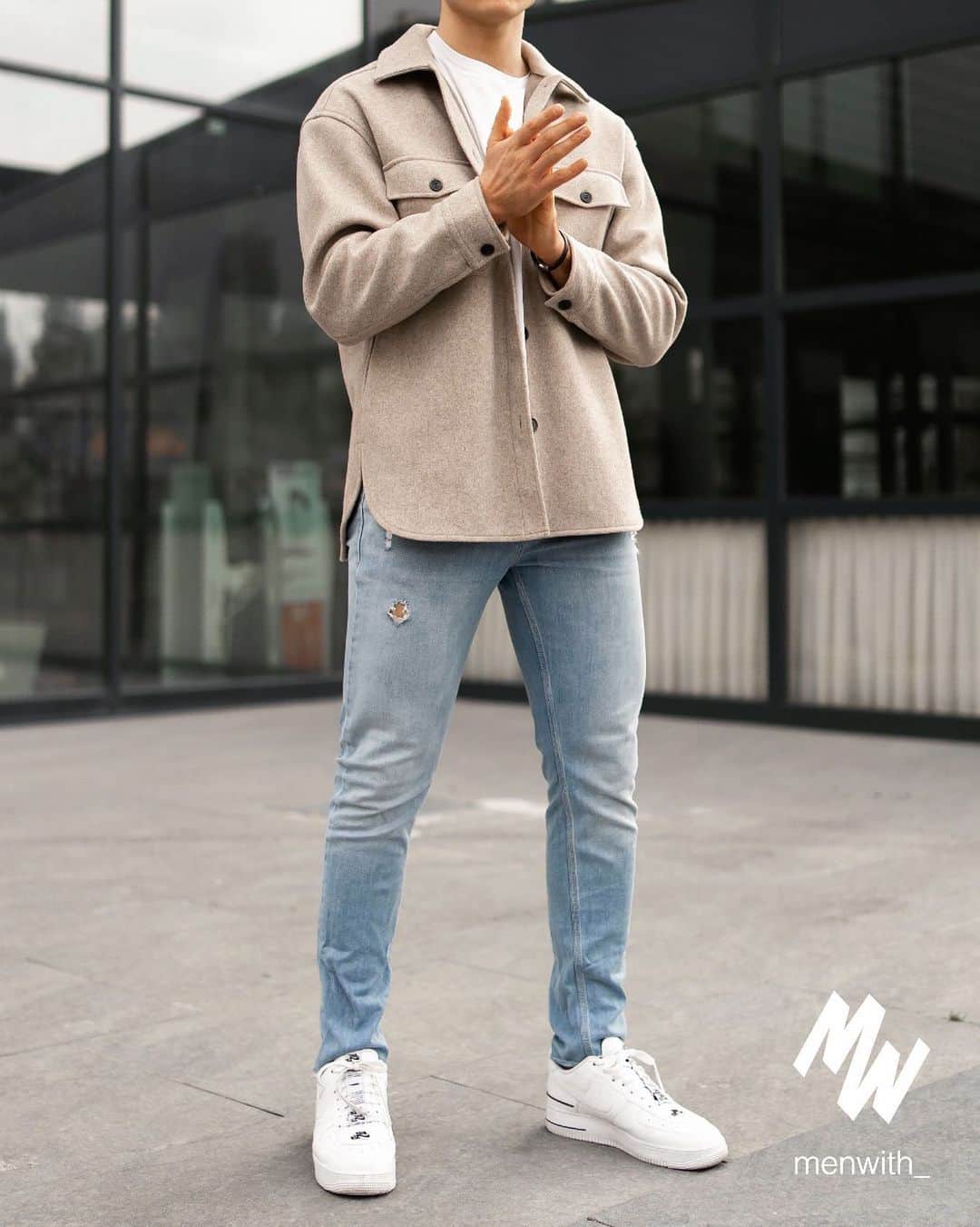Men Withのインスタグラム：「Lovely photo of our dear friend @beraterdemm 👌🏽 #menwithstreetstyle」