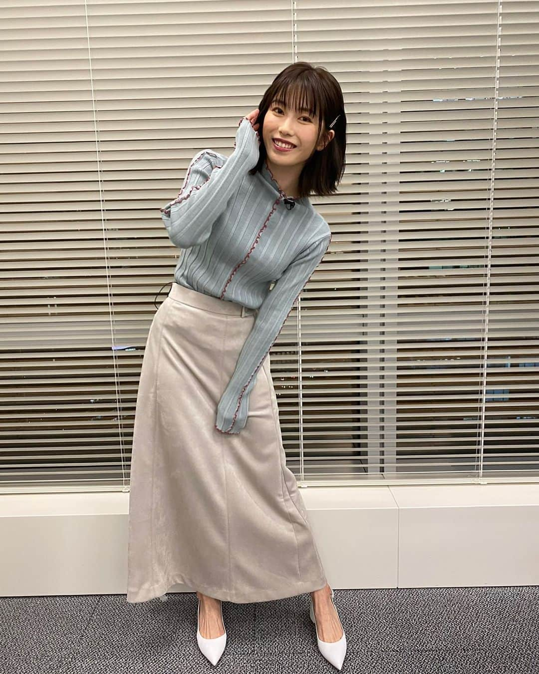 横山由依さんのインスタグラム写真 - (横山由依Instagram)「マイクのコードがぴろーんと😮 衣装は全身で見るとこんなかんじです。 このトップス着やすくて色も好きです！  @jeanasis_official   #めちゃかわTV」1月7日 0時05分 - yokoyamayui_1208