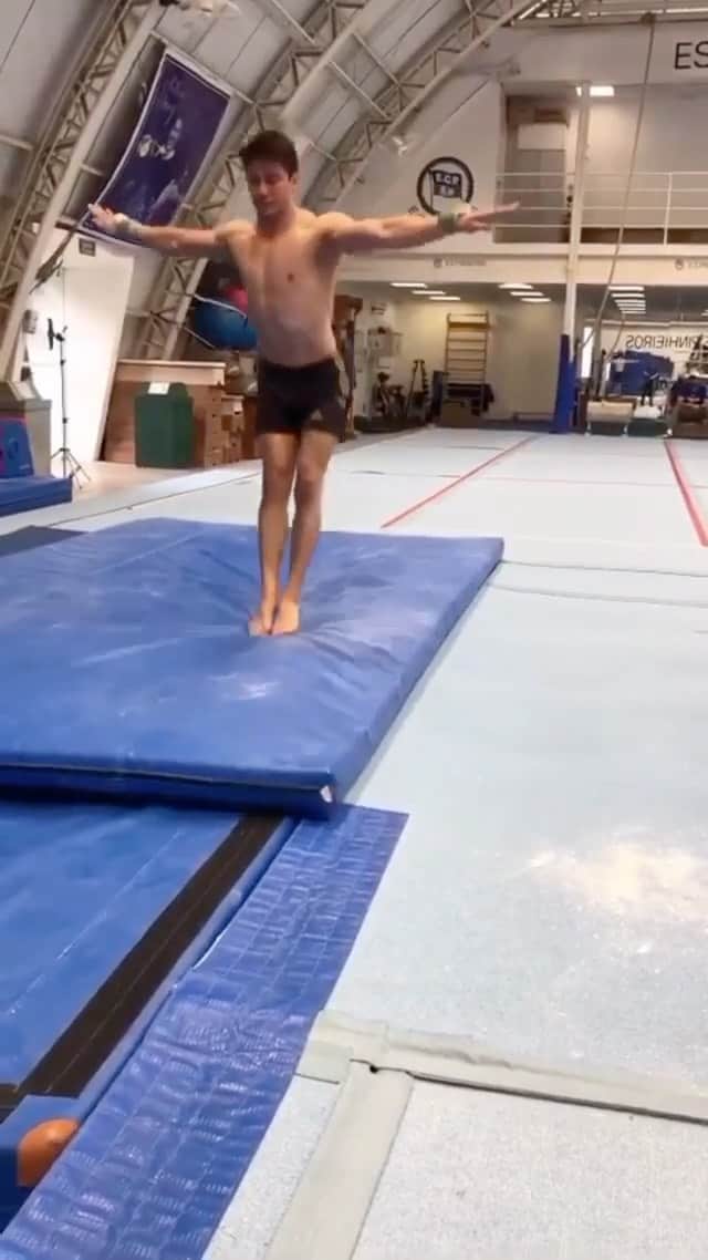 アルトゥール・オヤカワ・マリアノのインスタグラム：「🥰🔥🤸🏻‍♂️🤸🏻 . . . 🎞: @vini_reis16  #EsporteClubePinheiros #ComitêOlimpicoBrasileiro #COB #Caixa #Cbg #BolsaPodio  #ForçasNoEsporte #Cda #Petrobras #TimePetrobras #Aminovital #TimeAjinomoto @cbginastica @ecpinheiros @timebrasil @ajinomotodobrasil @petrobras」