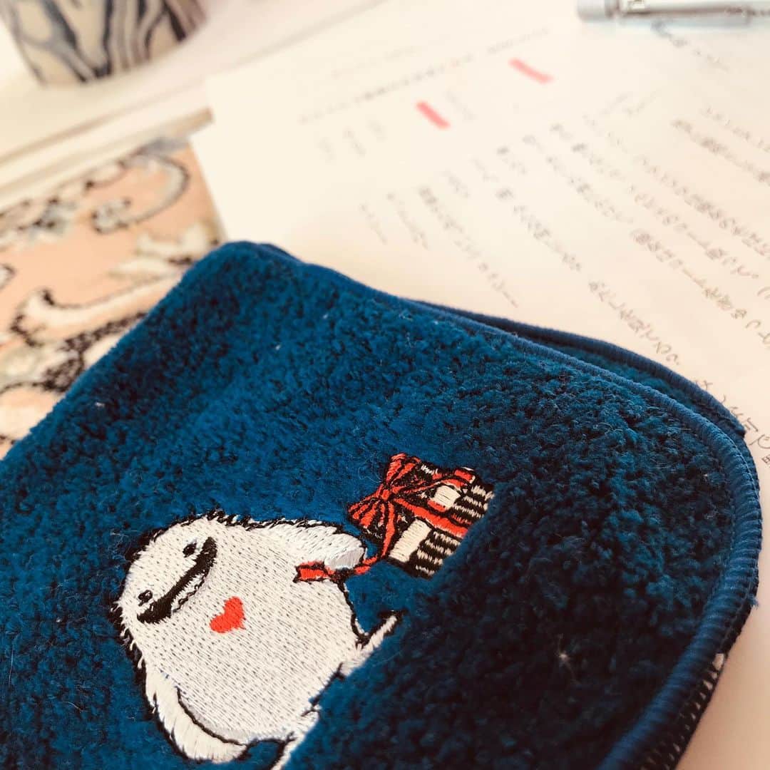土井ケイトのインスタグラム：「『FM世田谷 劇ナビ!! 』放送聞いてくださいました皆様ありがとうございましたー！本当にこんな素敵な機会をくださった純米さんに心から感謝。出会い巡り会いに心から感謝。アリガトカイジュウと台本。台詞入れなきゃーーーー。きゃー。 #墓場なき死者」