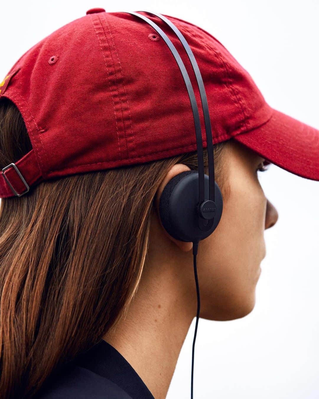 AIAIAIのインスタグラム：「2021: Back on Tracks!  40mm speaker drivers for a full-spectrum sound quality with a tight bass and detailed high frequency notes.  📸: @themisspopo」