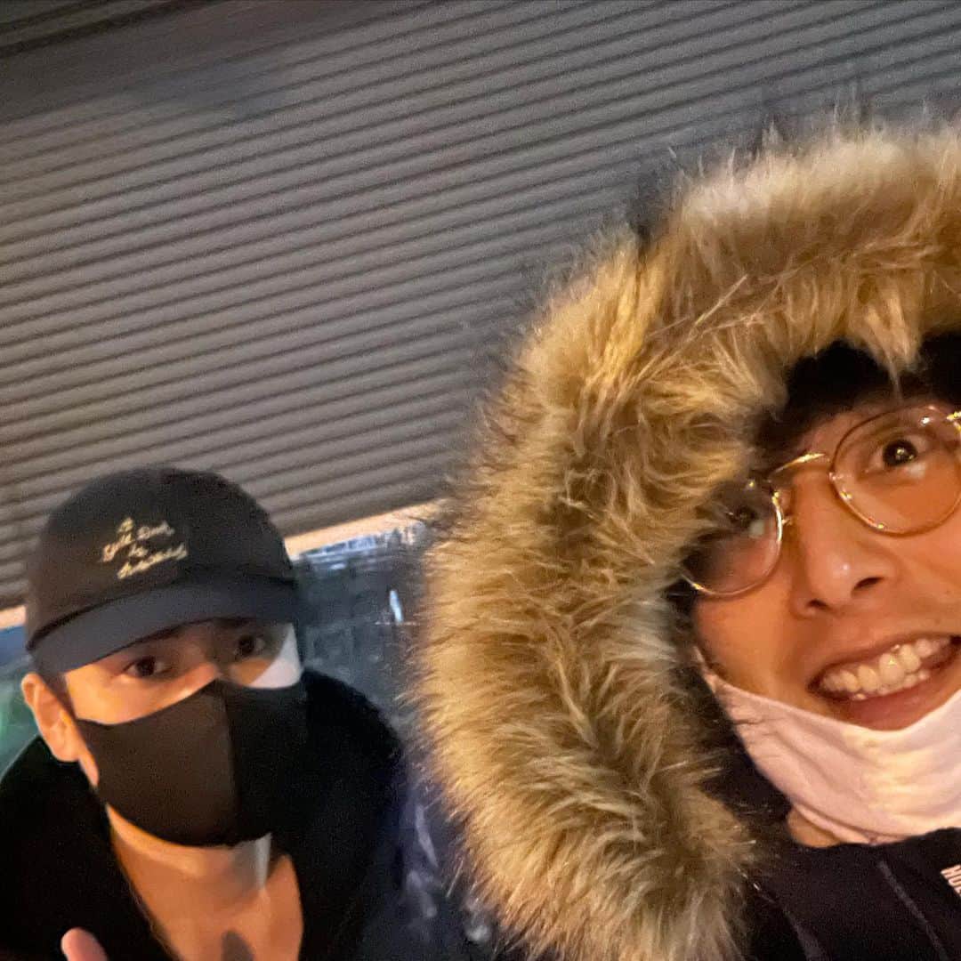 石黒英雄のインスタグラム：「今年もいっぱい笑って生きていきます。 お付き合いください。  よろしくお願い申し上げます。  あけましておめでとう‼︎」