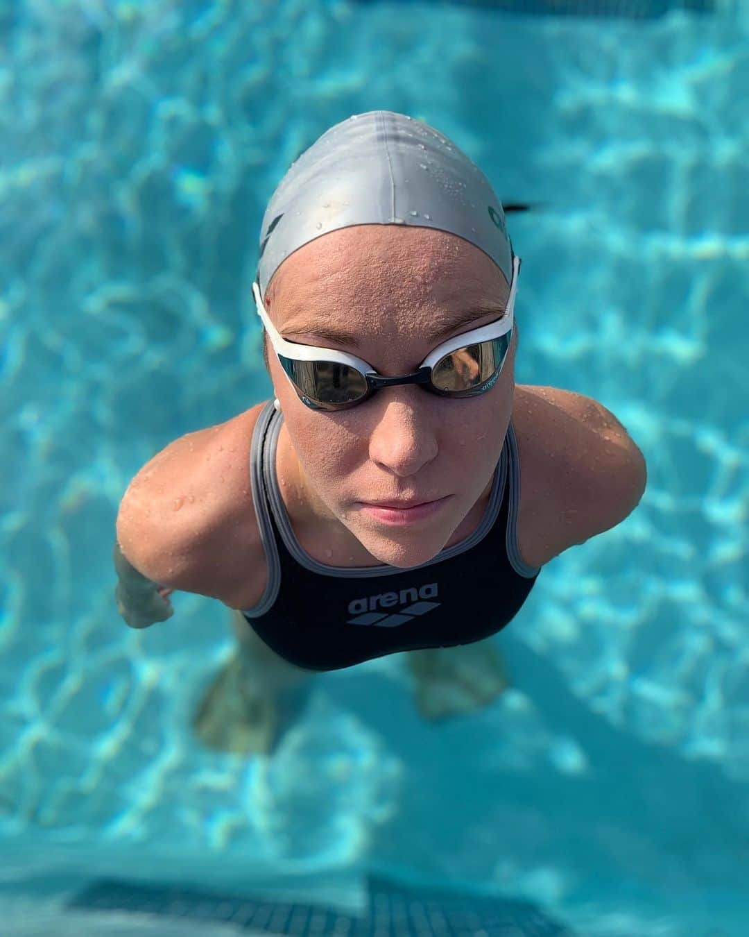 Julieのインスタグラム：「Always look ahead!  . . . . #arenawaterinstinct #swimmer #summerjulep #swimming #swim #swimlife #swimmersofinstagram #instaswim #instaswimming #usmastersswimming #mastersswimming #instaswimmer #usaswimming #swimtraining #swimpractice #myswimpro #swimsmarter」