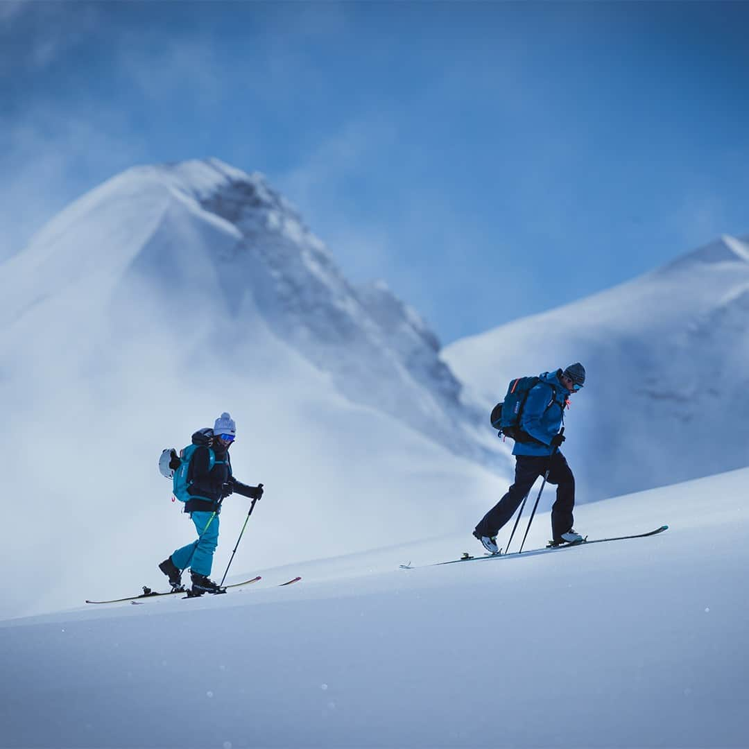 Mammutさんのインスタグラム写真 - (MammutInstagram)「Reliable in any weather - The new Stoney HS outfit offers great comfort and protection against any weather. Waterproof, breathable and optional with a warm insulation.   Get a closer look with the link in our bio.   #Mammut_Swiss1862 #skitouring #powdays #freeriding」1月7日 1時00分 - mammut_swiss1862