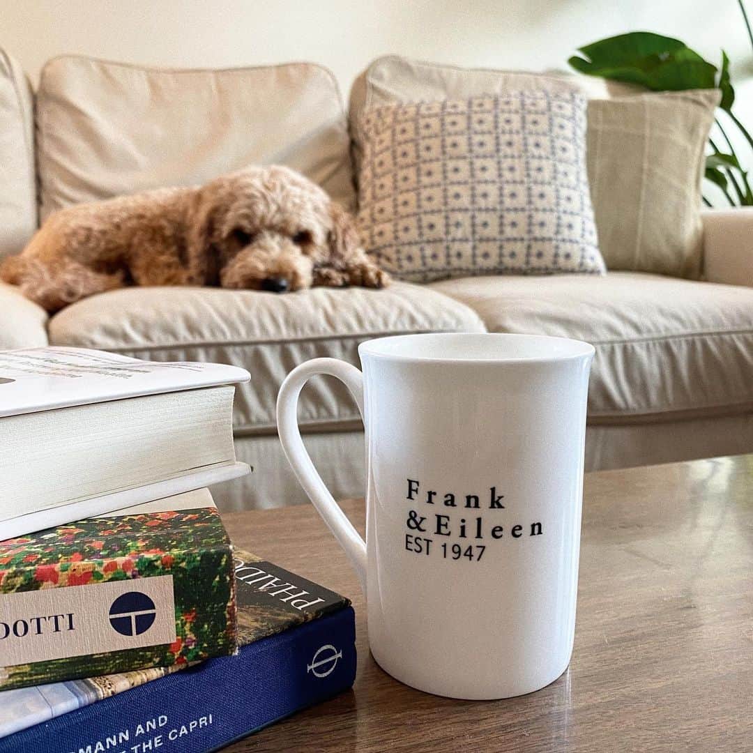 フランク&アイリーンのインスタグラム：「What kind of tea are you drinking this am? #FrankandEileen」